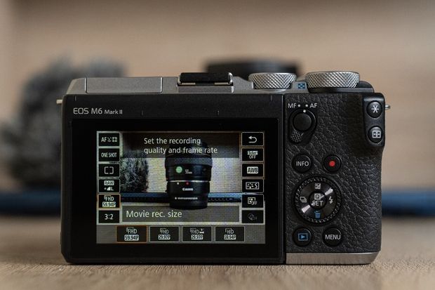 دوربین بدون آینه Canon M6 II