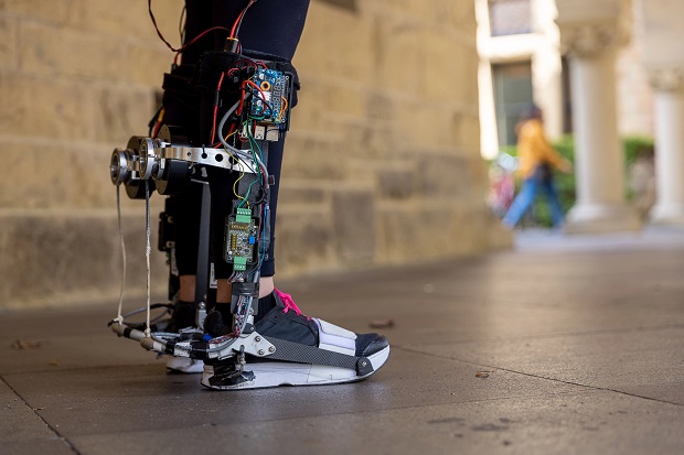 اسکلت رباتیک برای کمک به راه رفتن