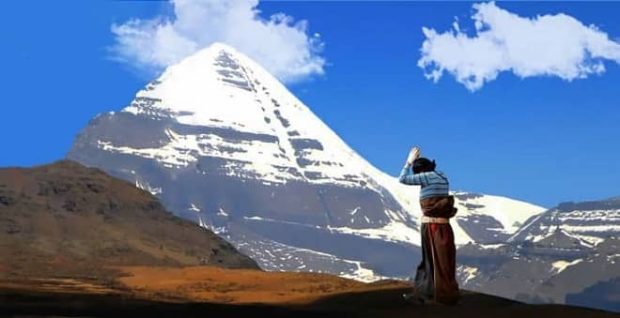 کوهی عجیب در تبت با نورهای اسرار آمیز