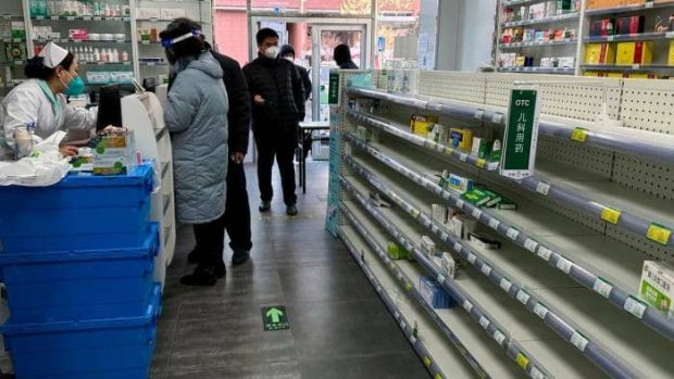 خالی شدن موجودی داروخانه ها در چین به خاطر شیوع کرونا