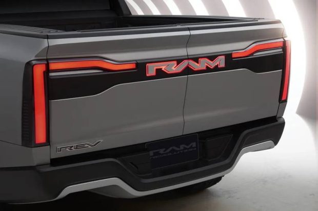 ون برقی دو کابین Ram 1500 EV 2024
