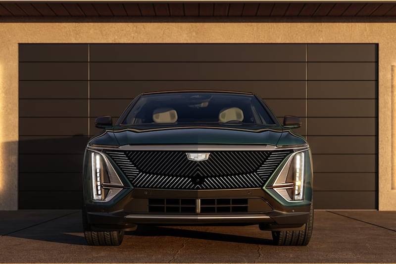 ماشین کراس اوور الکتریکی Cadillac Lyriq 2024