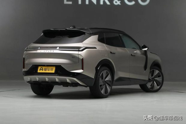 ماشین چینی Lynk & Co 08 PHEV