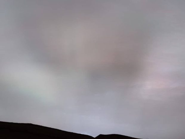 تصویر پرتوهای خورشید ابرهای مریخی