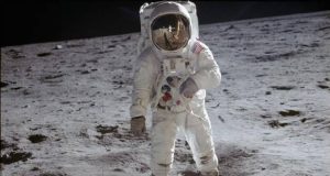 رئیس برنامه فضایی روسیه فرود ماه