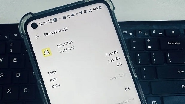 Delete Android app storage
