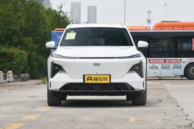 کراس اور Geely Galaxy L7 PHEV 2023