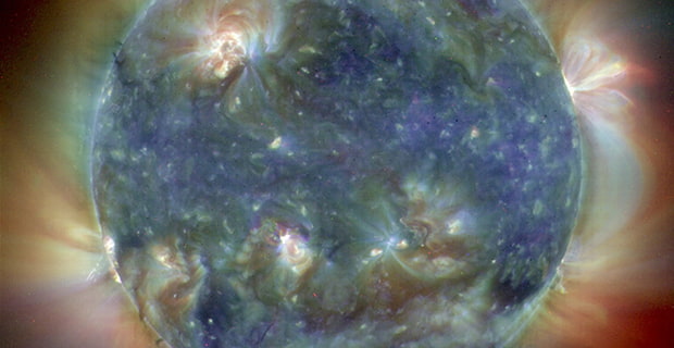 عکس خورشید واقعی در آسمان