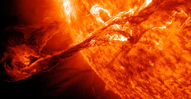 عکس خورشید واقعی در آسمان