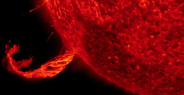 عکس خورشید واقعی در آسمان