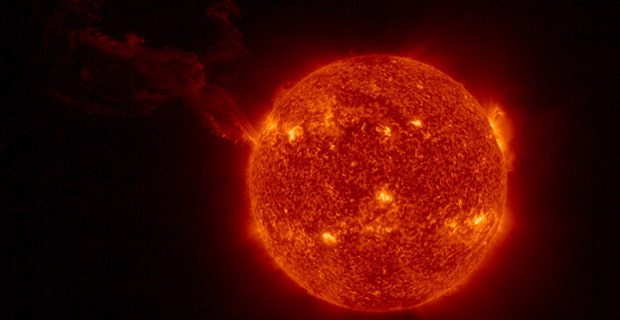 عکس خورشید واقعی در آسمان