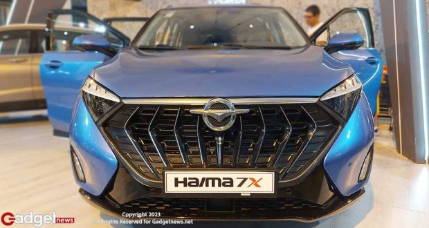 نمای جلو مینی ون هایما 7X ایران خودرو در نمایشگاه خودرو مشهد