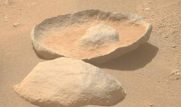 سنگ عجیب در مریخ