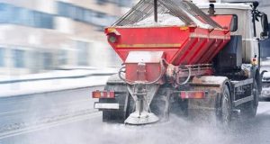 خطرات استفاده از نمک برای یخ زدایی جاده