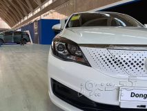 نمای جلو دانگ فنگ E70 ایران خودرو در نمایشگاه خودرو تهران