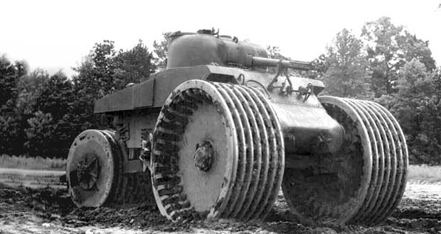 بزرگترین خودرو 3 چرخبزرگترین خودرو 3 چرخ-تانک بیگ فوت M4 Sherman T10