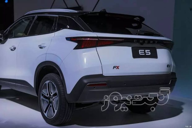 نمای عقب فونیکس FX EV 