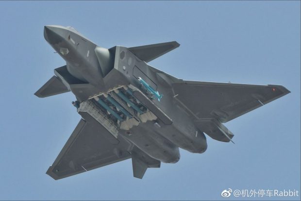 امارات مشتری پیشرفته‌ترین جنگنده چین - جت J-20
