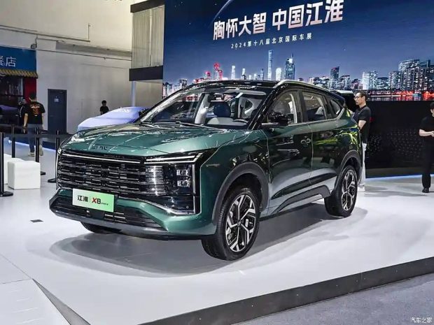 ماشین چینی جک X8 پلاگین هیبرید در نمایشگاه خودرو پکن 2024