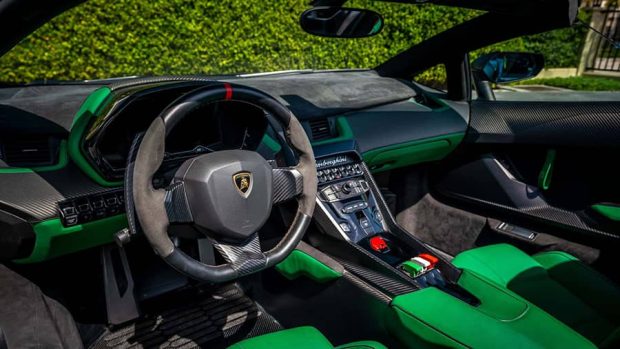 کابین لامبورگینی وننو، گران ترین خودرو فروخته شده در اینترنت