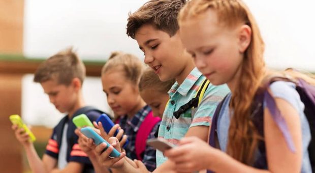 ممنوع شدن گوشی موبایل در مدارس آمریکا