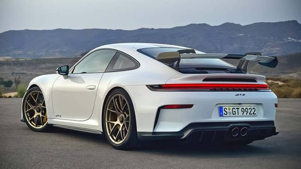 نمای عقب پورشه 911 GT3 مدل 2025