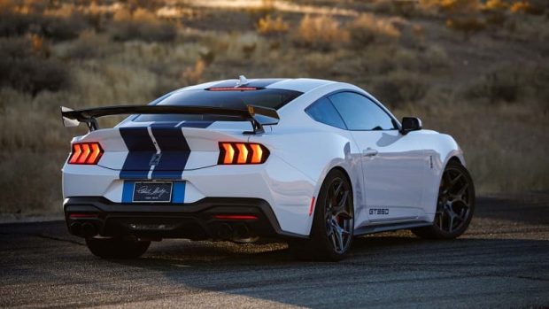 نمای عقب موستانگ شلبی GT350