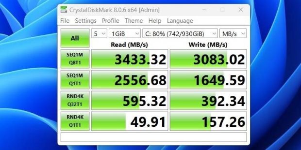 برنامه CrystalDiskMark