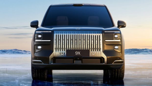 نمای جلو شاسی بلند زیکر 9X