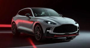 استون مارتین DBX S