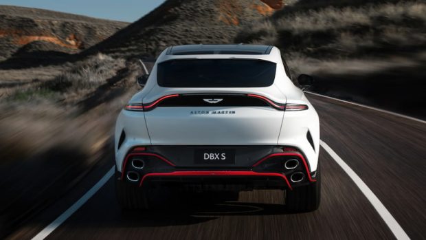 نمای عقب استون مارتین DBX S