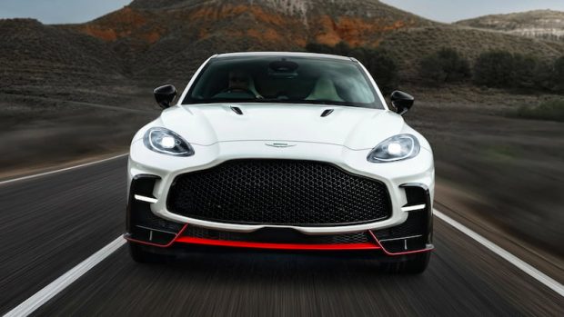 نمای جلو استون مارتین DBX S