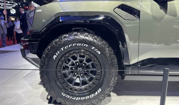 نمای جانبی دانگ فنگ Warrior M817