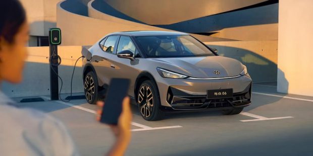 نمای جلو فولکس‌ واگن ID.UNYX 06