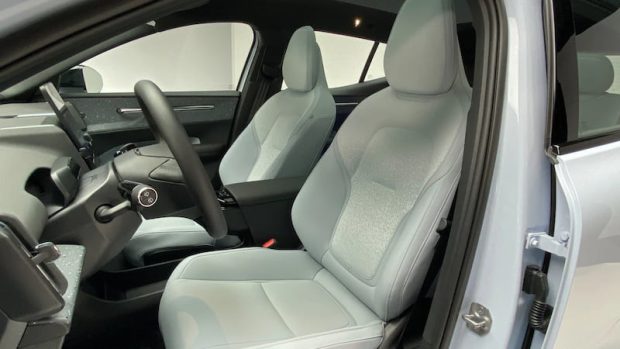 نمای کابین ولوو EX30