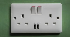 مصرف برق پورت USB