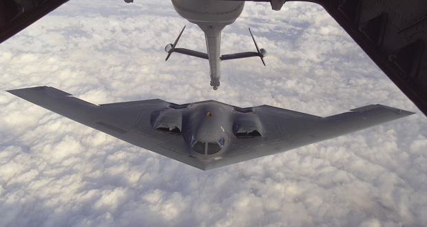 بمب افکن B-2