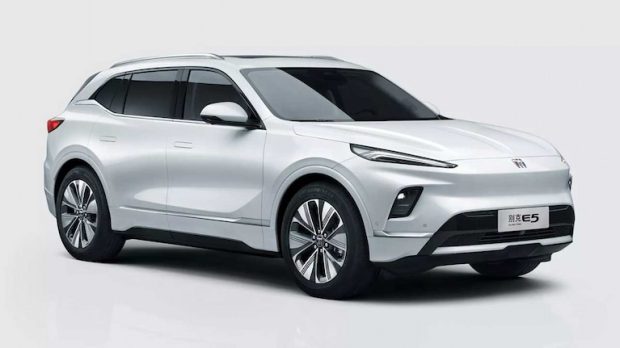 نمای جلو بیوک الکترا E5 2025