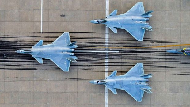 چنگدو جی-20 میتی دراگون (Chengdu J-20 “Mighty Dragon”)