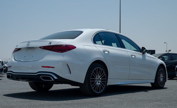 نمای عقب مرسدس بنز C200L