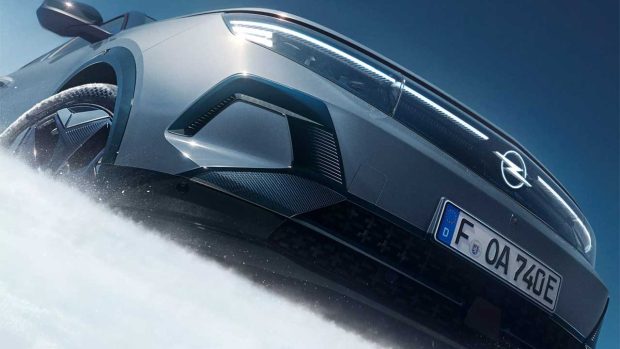 نمای جلو اوپل گرندلند برقی