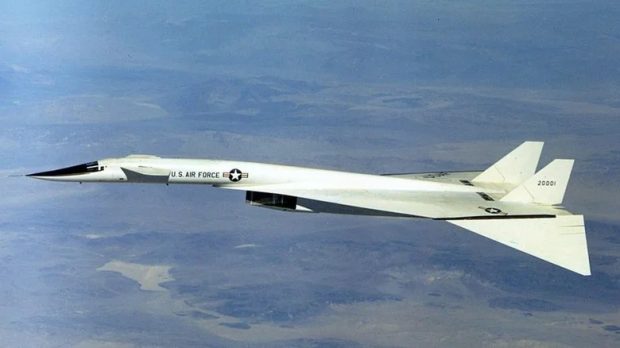 بمب افکن نورث امریکن XB-70 والکری