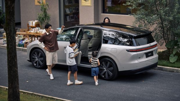 طراحی شاسی بلند برقی Li Auto i8