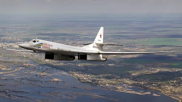 بمب افکن توپولف Tu-160 قوی سپید یا 'بلك‌جك'