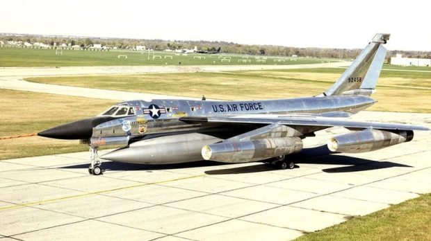 بمب افکن کانویر B-58 هاستلر