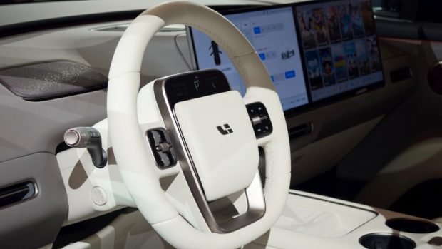داخل کابین شاسی بلند برقی Li Auto i8