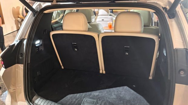 شاسی بلند برقی Li Auto i8