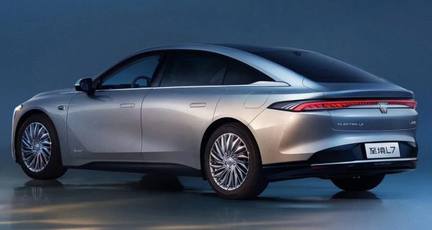 نمای عقب بیوک الکترا L7