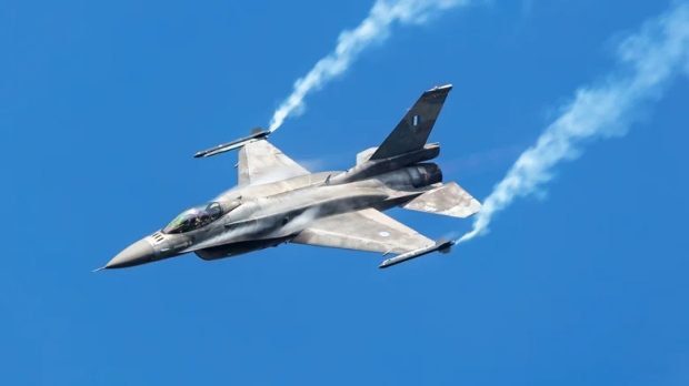 سرعت جنگنده F-16