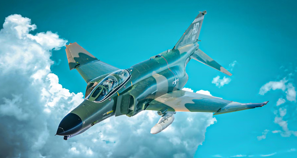 این جنگنده رکورد سرعت را شکست اما آمریکا آن را بازنشسته کرد؛ با F-4 ...
